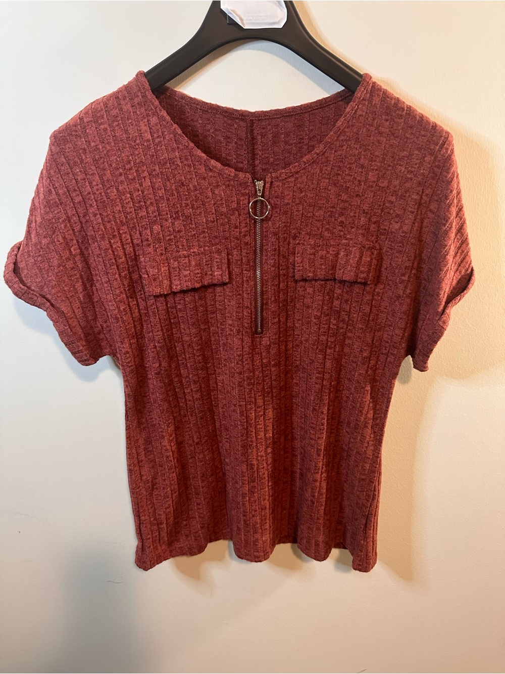 Ribbed Zip-Front Short Sleeve Top in Dusty Rose